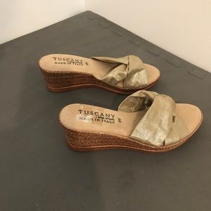 Tuscany sandal size 6W